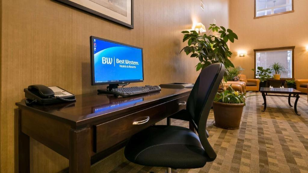Best Western Diamond Inn Three Hills Esterno foto