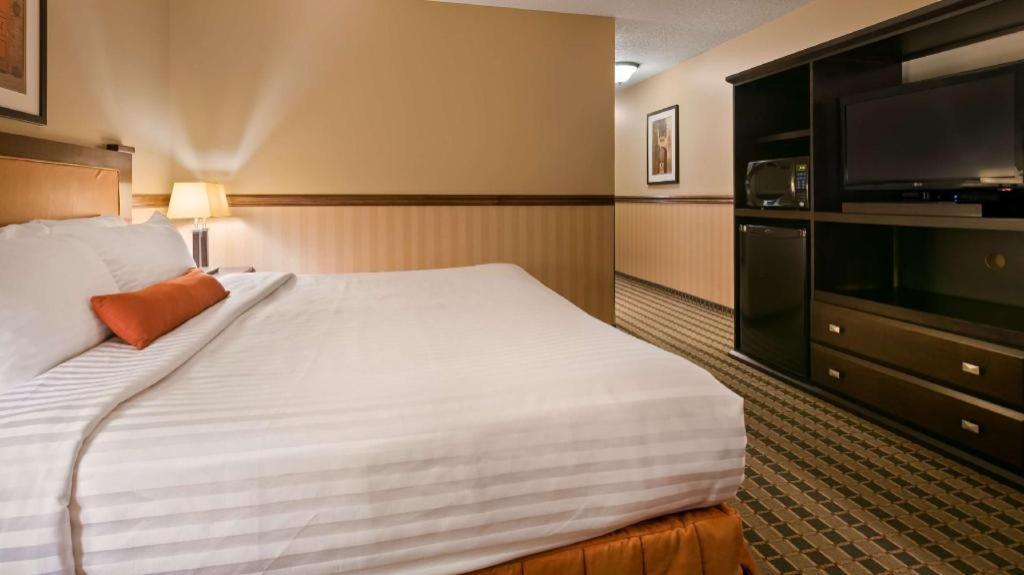 Best Western Diamond Inn Three Hills Esterno foto