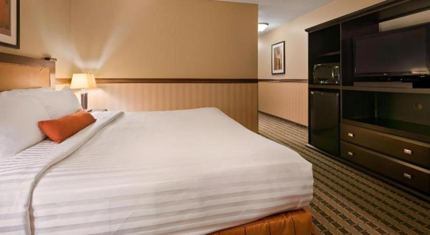 Best Western Diamond Inn Three Hills Esterno foto