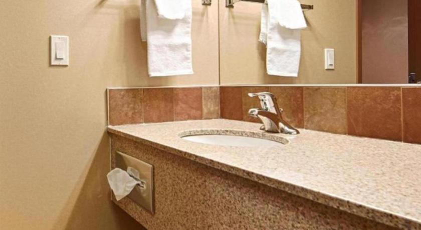 Best Western Diamond Inn Three Hills Esterno foto